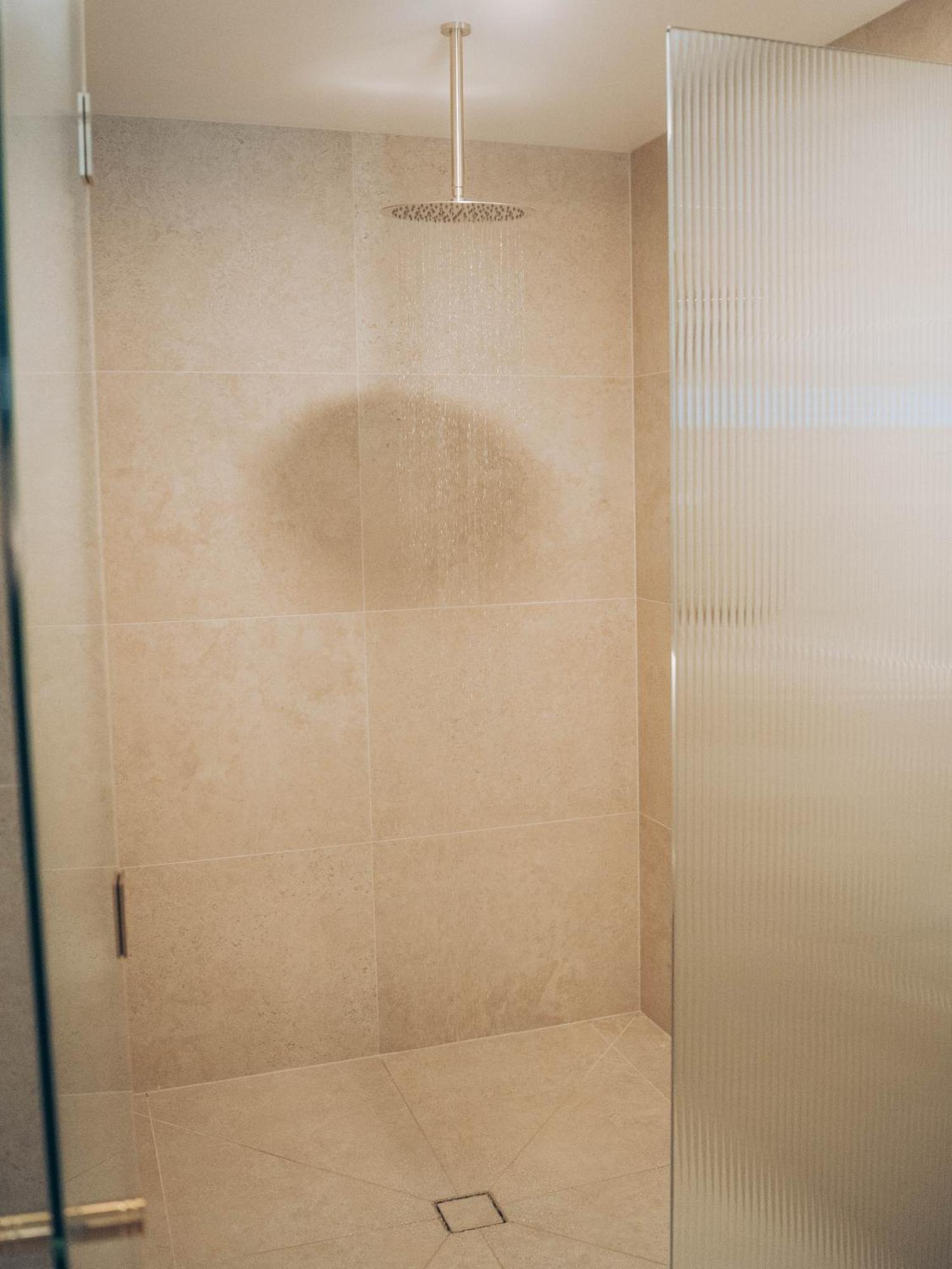 Risby Cove Boutique Hotel ストラーン エクステリア 写真
