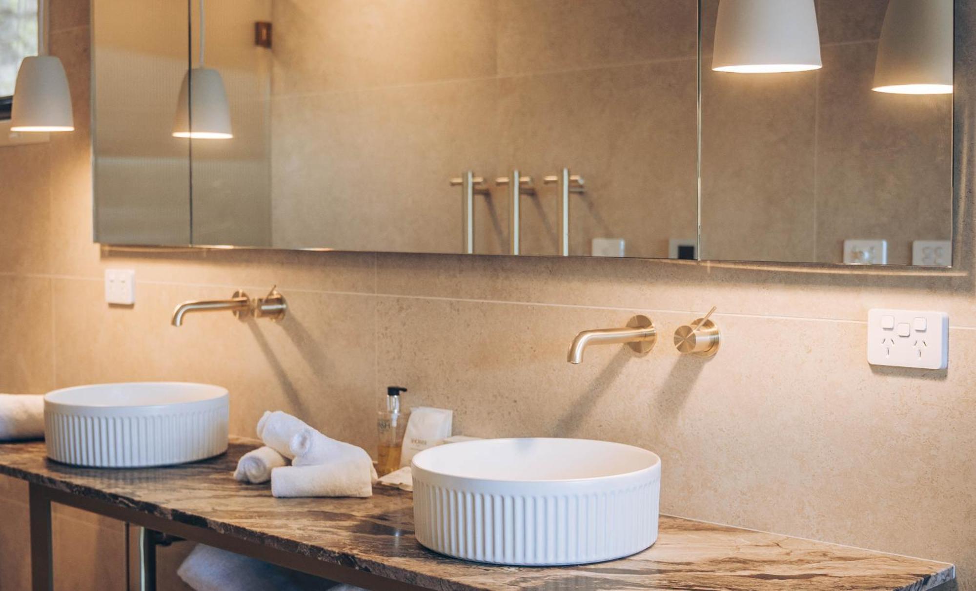 Risby Cove Boutique Hotel ストラーン エクステリア 写真